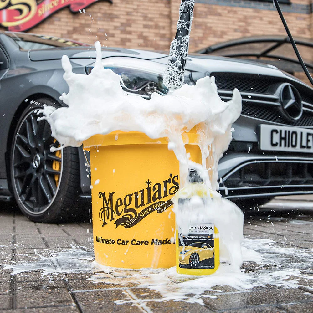 Meguiars Ultimate Wash &amp; Wax car shampoo with wax 473ml
