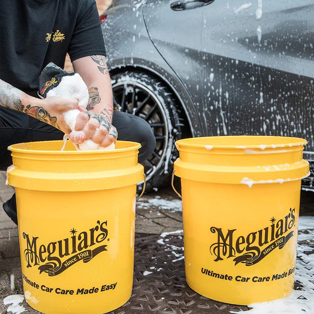 Meguiars Ultimate Wash &amp; Wax car shampoo with wax 473ml